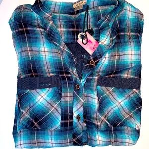 BRAND NEW lightweight flannel